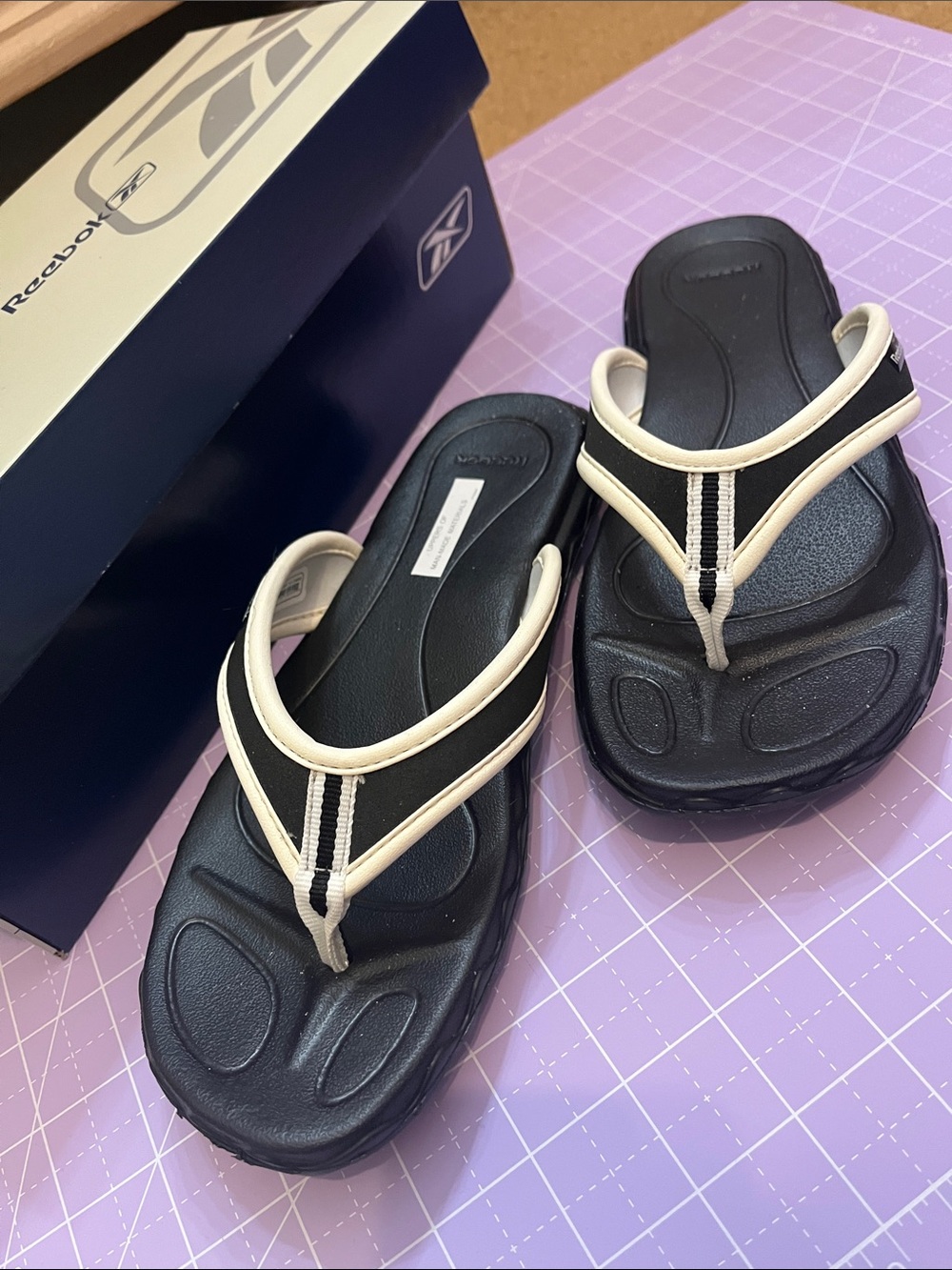 NIB Vintage Reebok Women’s Black and Cream Corfu Comfort Thong Sandals
